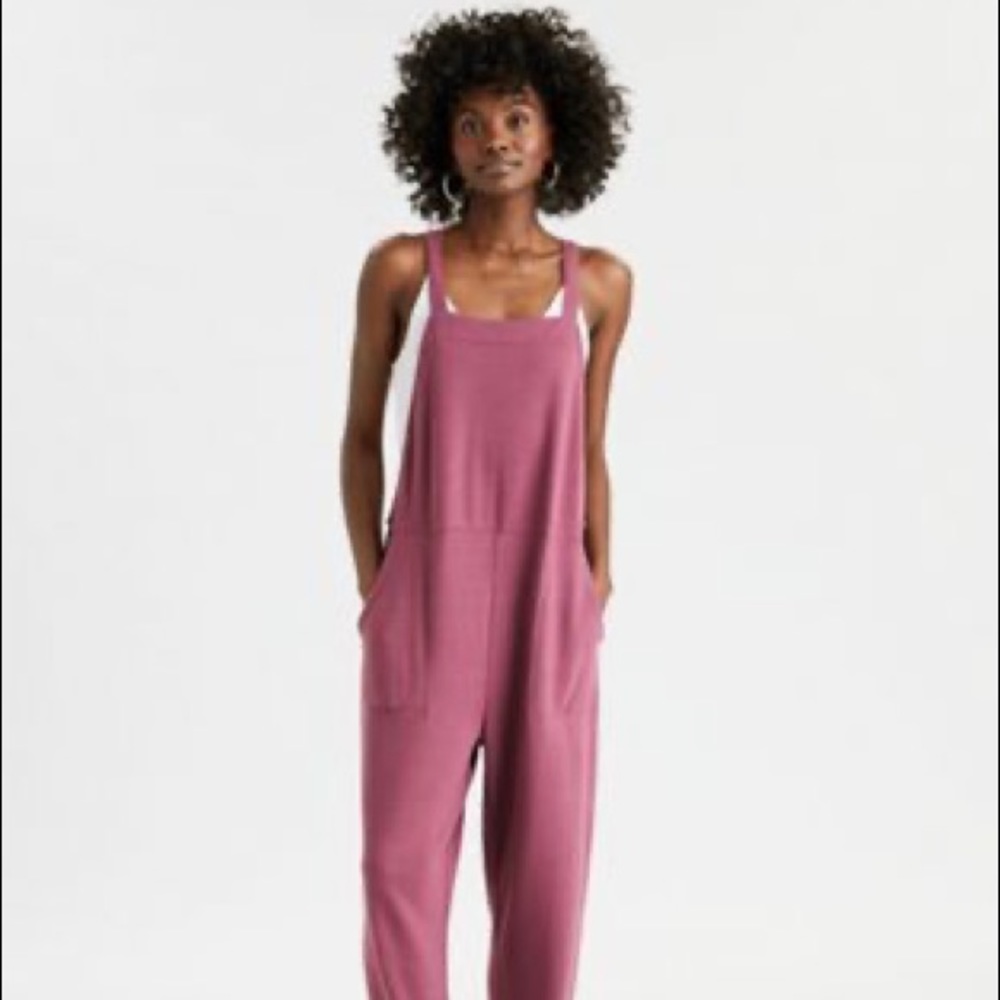 American Eagle soft overalls. Never been worn!